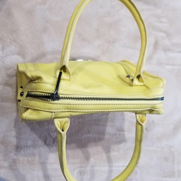 Bcbg bcbgeneration yellow handbag purse - Picture 7 of 8